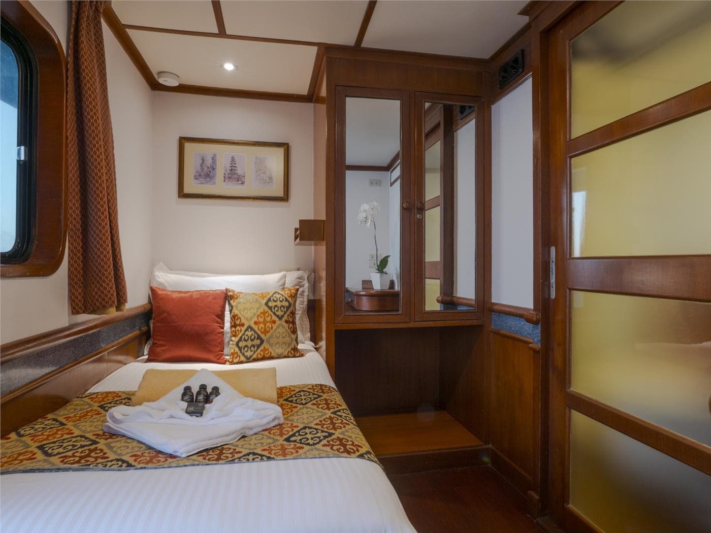 Single Cabin Main Deck