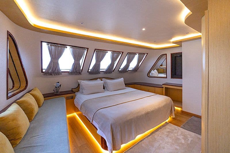 Earth Deck Suite