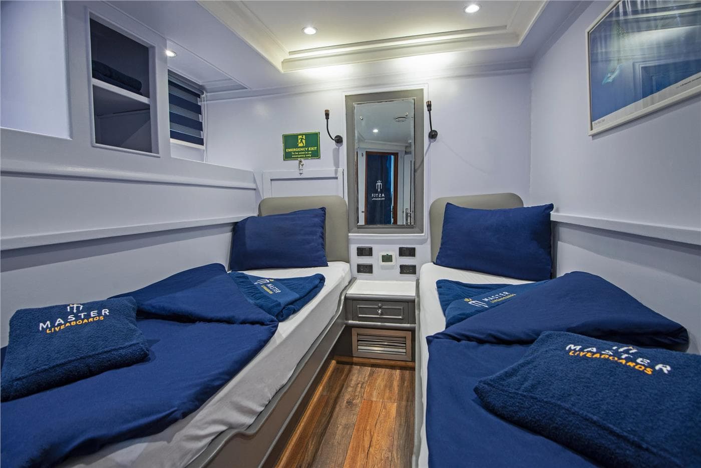 Classic Twin Cabin