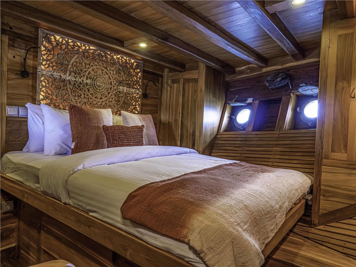 Cabin# 1 (Master Cabin)